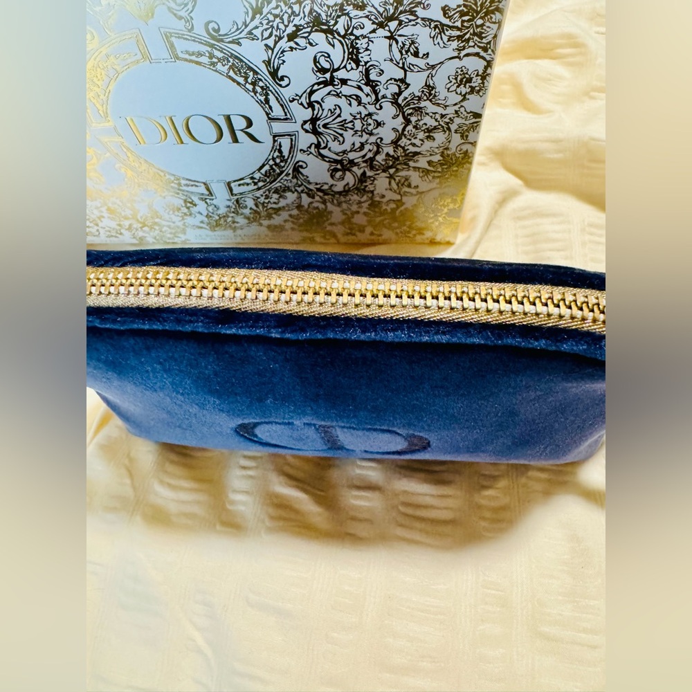 Dior cosmetics pouch - Picture 4 of 5